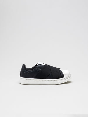 SHOES 07 / 39