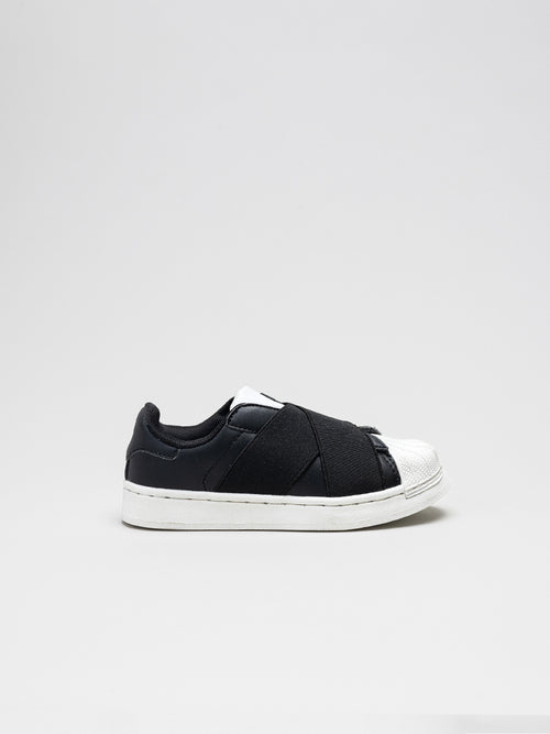 SHOES 07 / 39