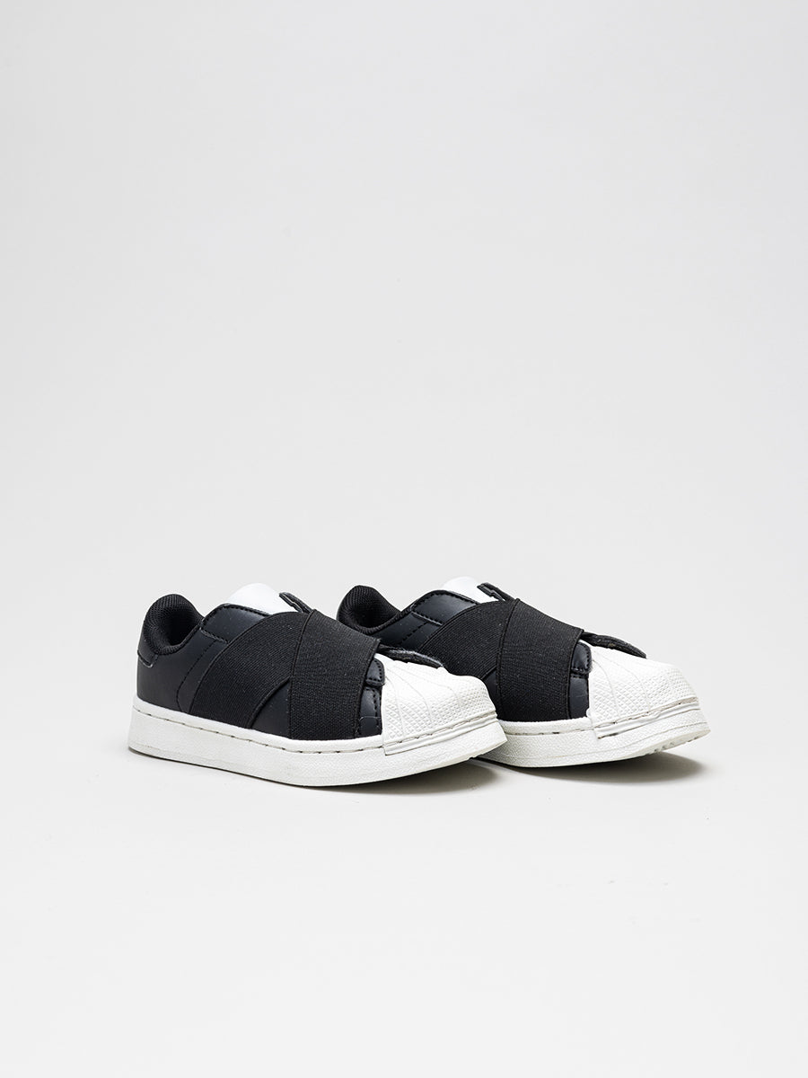 SHOES 07 / 39