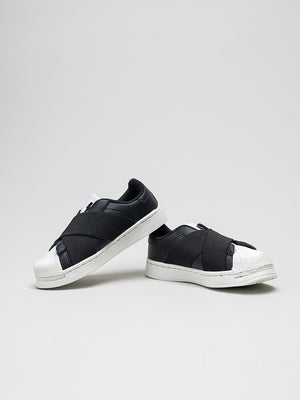 SHOES 07 / 39