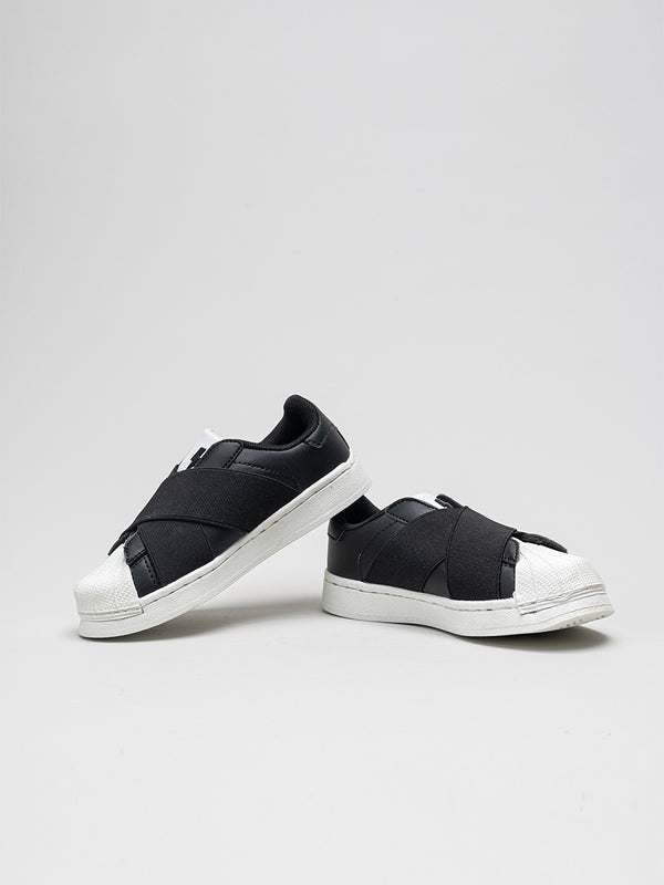 SHOES 07 / 39