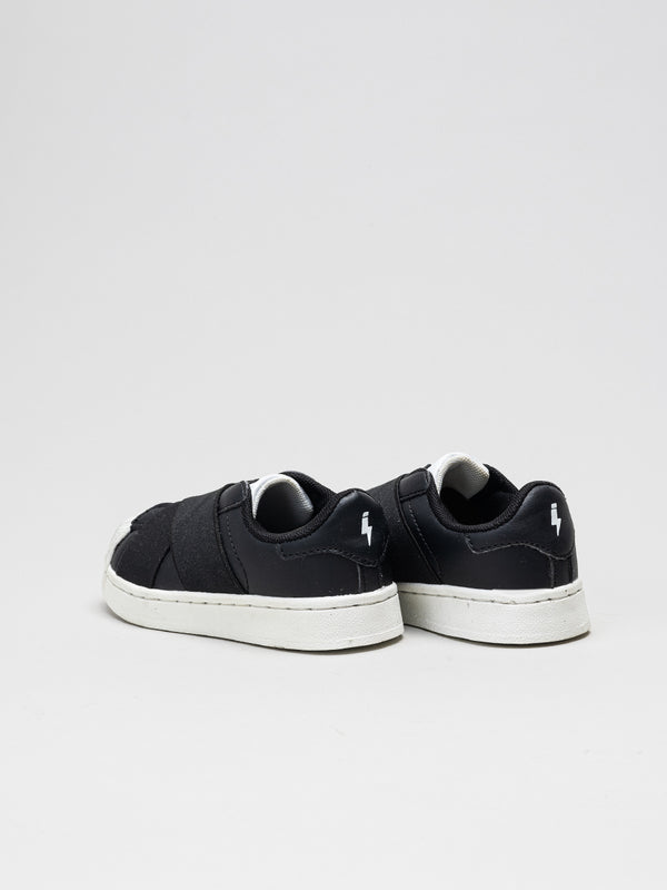 SHOES 07 / 39