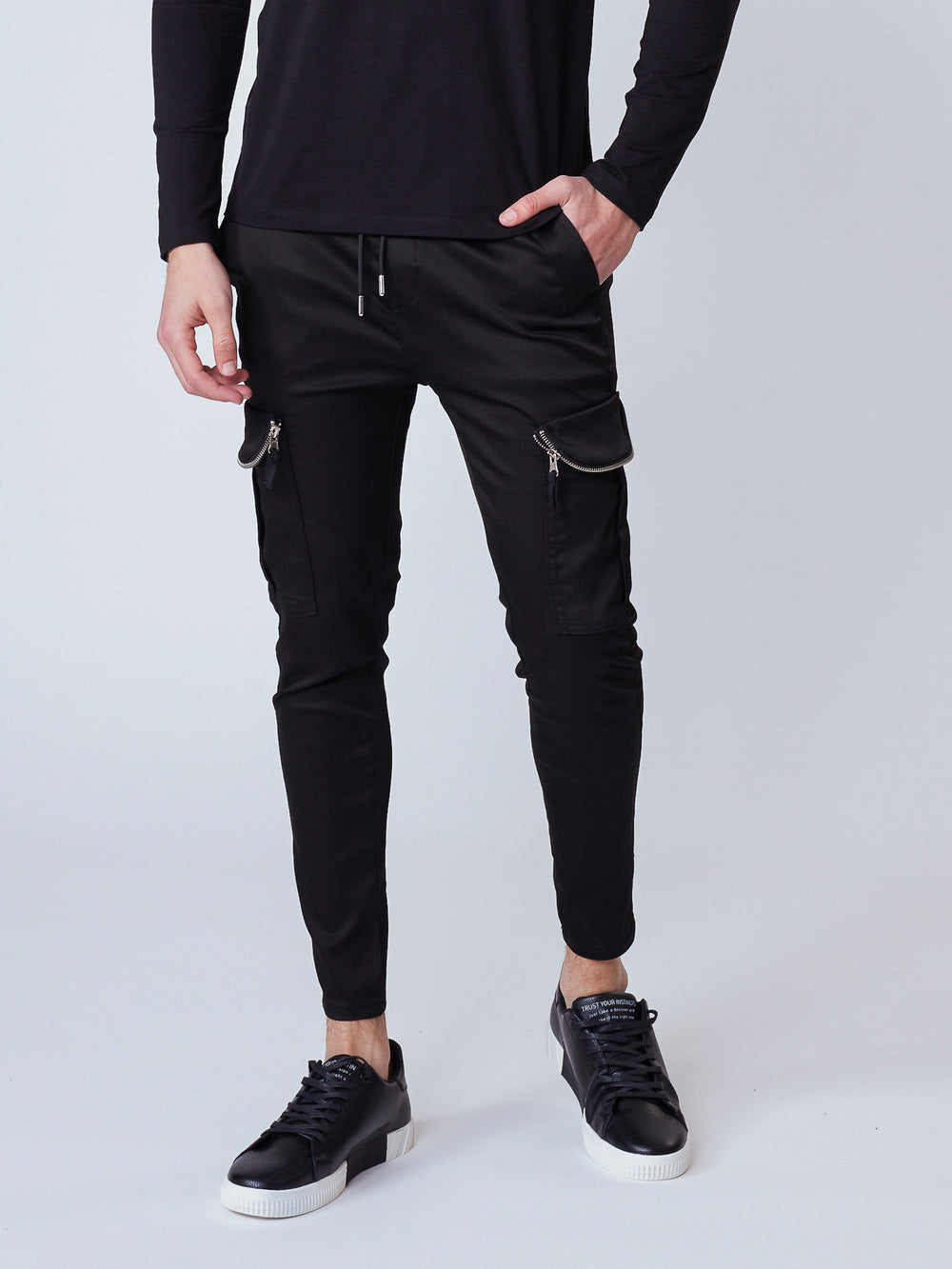 CARGO PANTS Black / 46