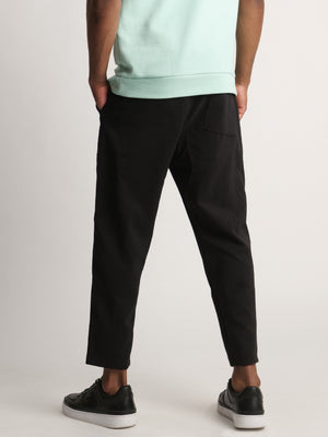 WOVEN PANTS Black / 42