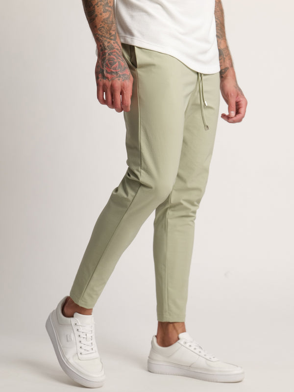 WOVEN PANTS Olive / 46