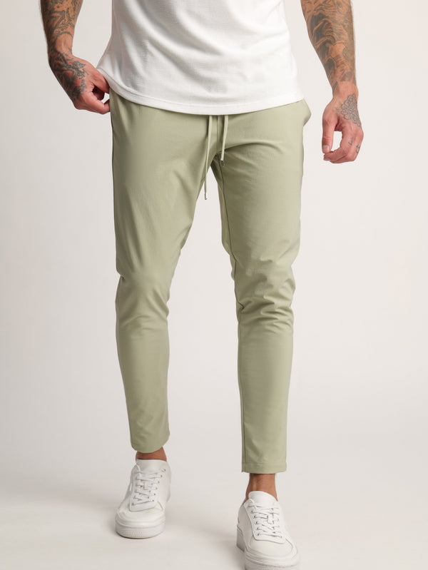 WOVEN PANTS Olive / 46