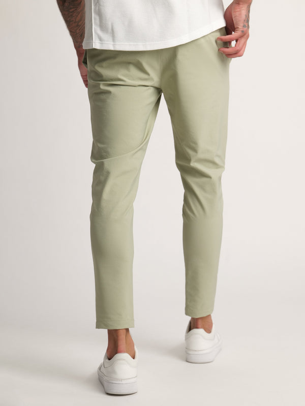 WOVEN PANTS Olive / 46