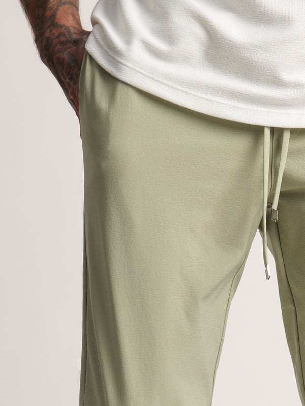 WOVEN PANTS Olive / 46