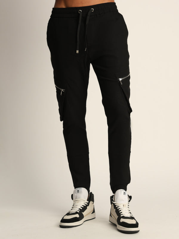 CARGO PANTS Black / 46