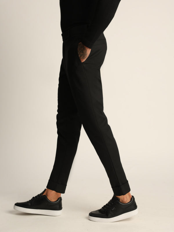WOVEN PANTS Black / 48