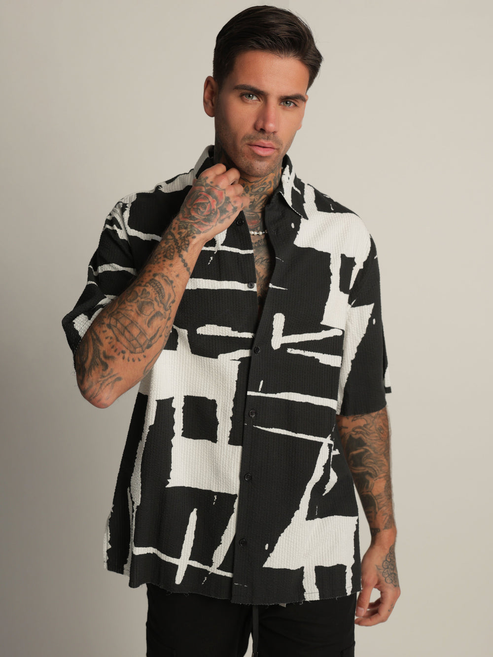 SHORT BUTTONED SHIRT Black / White / XXL