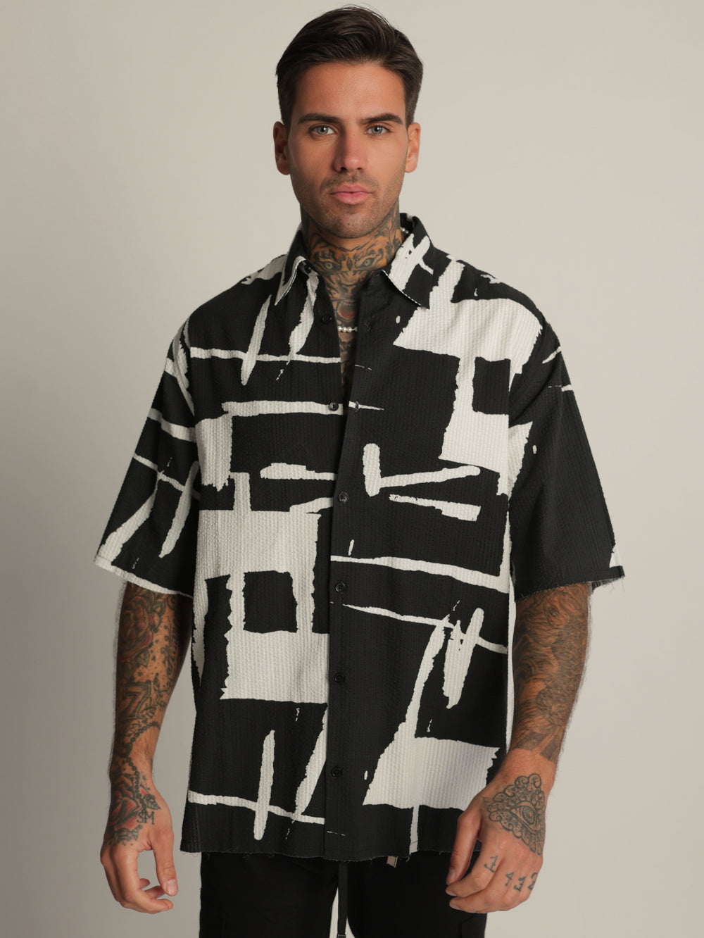 SHORT BUTTONED SHIRT Black / White / XXL