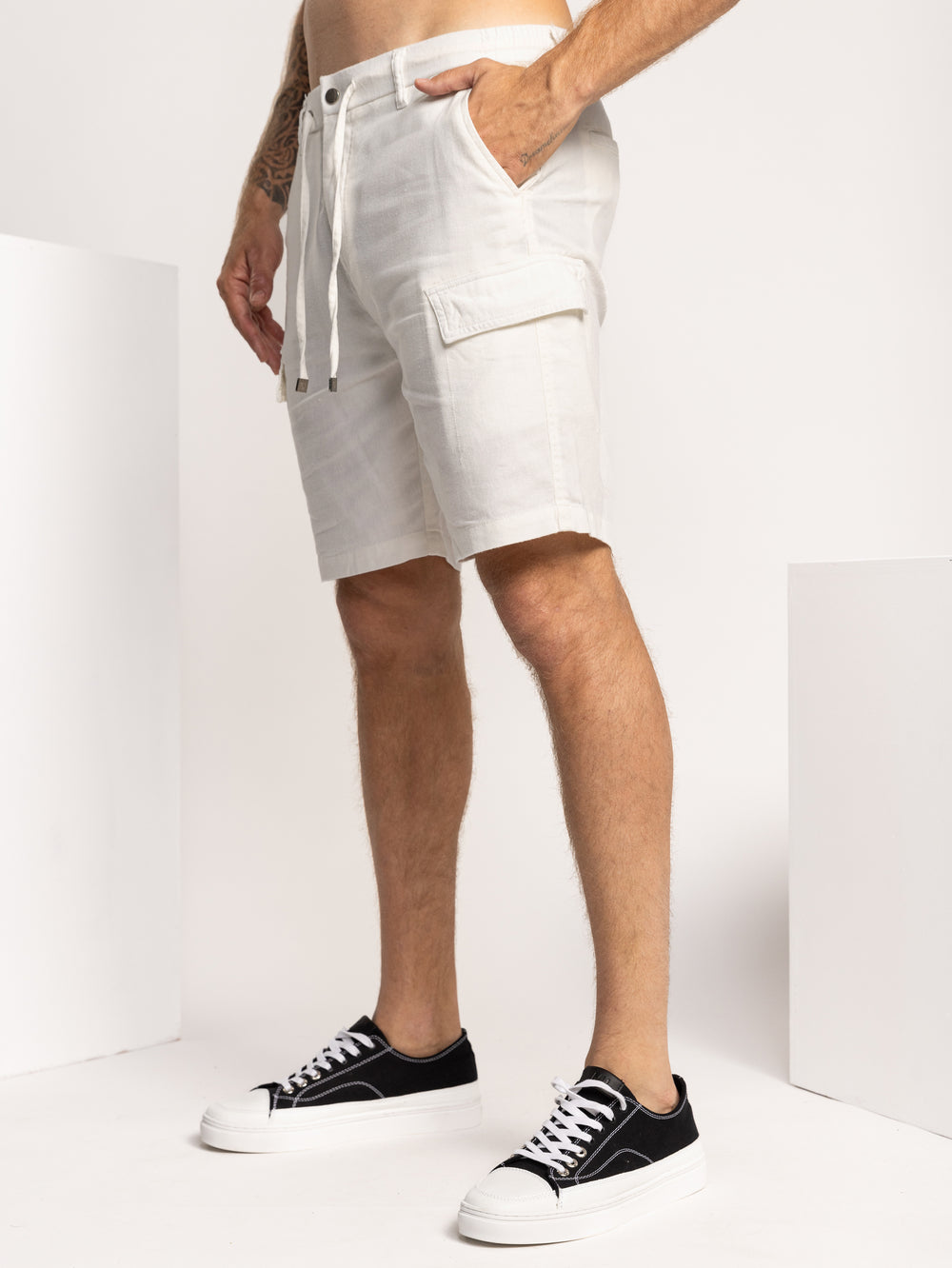 WOVEN BERMUDA White / 48