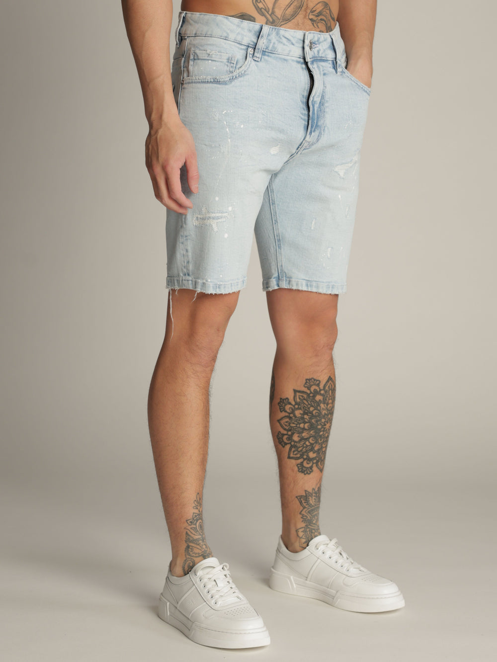 JEANS BERMUDA Light Blue / 48