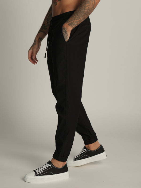 WOVEN PANTS Black / 48
