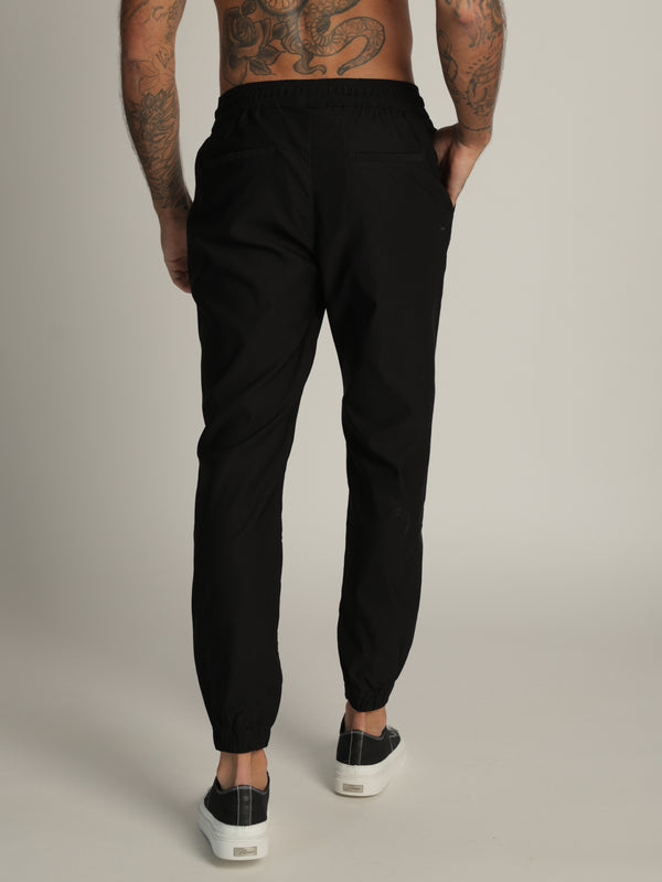 WOVEN PANTS Black / 48