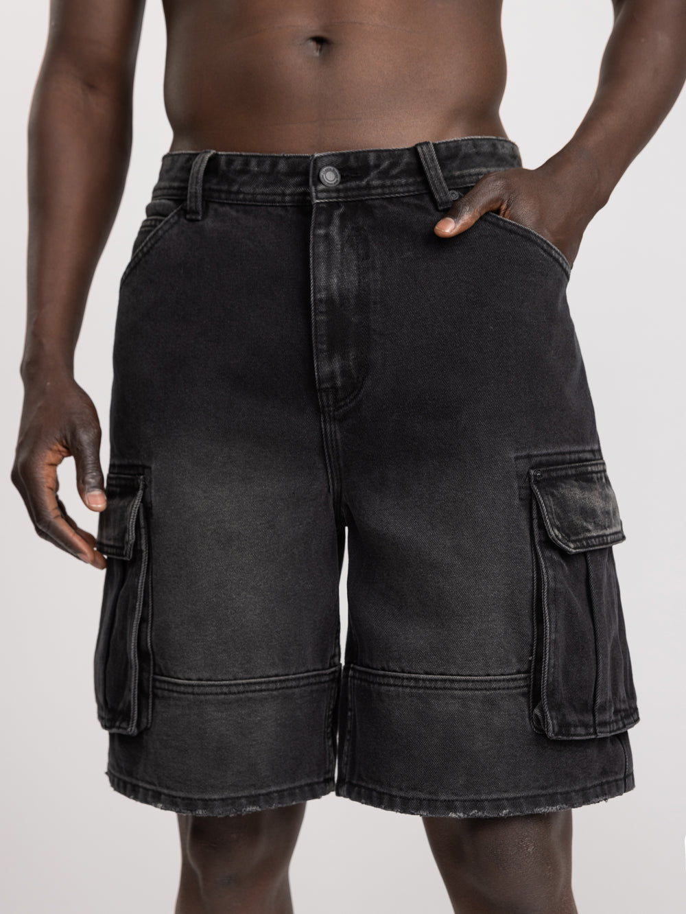 JEANS BERMUDA Black / 48