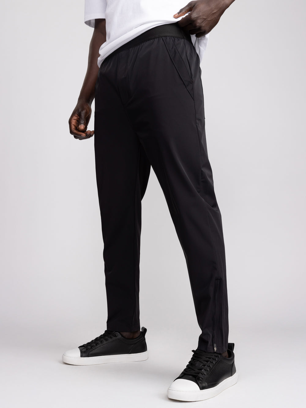 WOVEN PANTS Black / 48